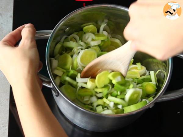 Soupe feuilletée poireau pomme de terre - Préparation etape 2