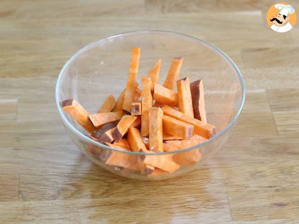 Frites de patates douces au four (et son poulet) - Préparation etape 2