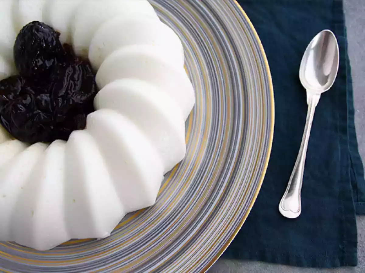 Blanc manger coco et coulis de pruneaux - photo 6