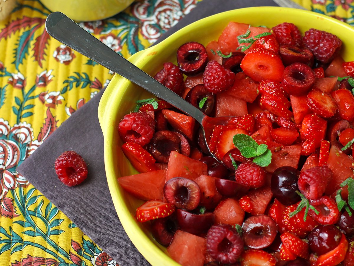 Salade de fruits rouges: fraise, framboise, cerise et pastèque, parfaite pour l'été! - photo 3